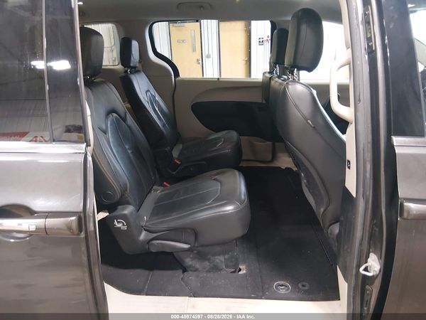 2017 CHRYSLER PACIFICA TOURING-L — I8