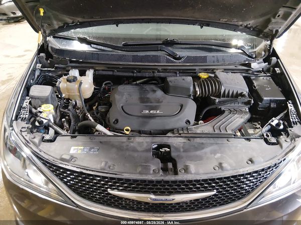 2017 CHRYSLER PACIFICA TOURING-L — I10