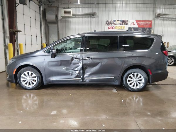 2017 CHRYSLER PACIFICA TOURING-L — I117
