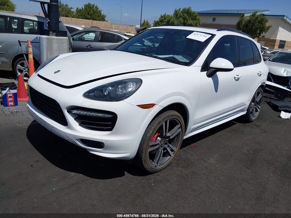 2014 PORSCHE CAYENNE GTS