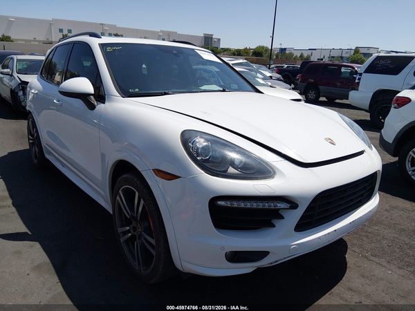 2014 PORSCHE CAYENNE GTS