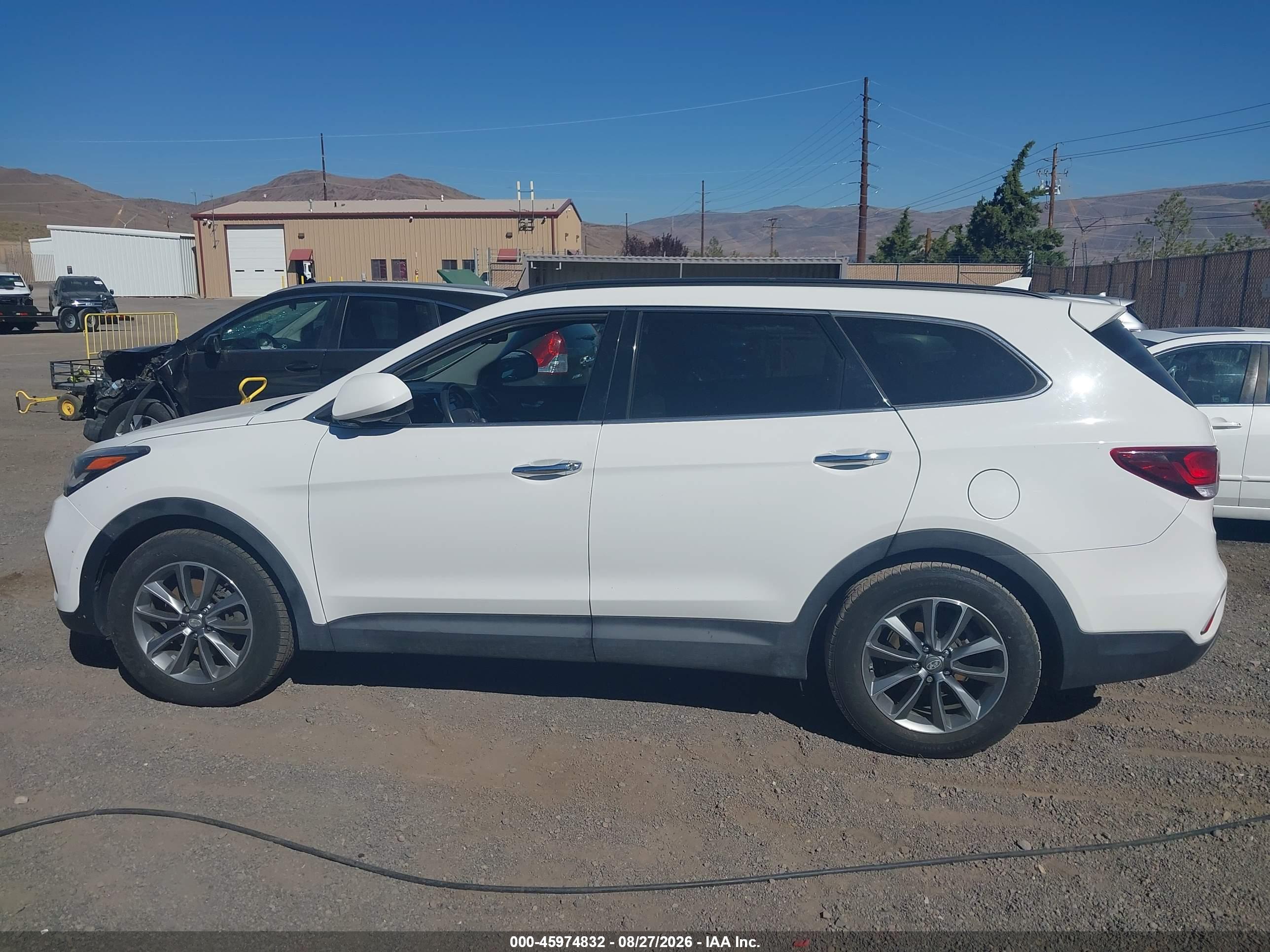 2018 HYUNDAI SANTA FE SE