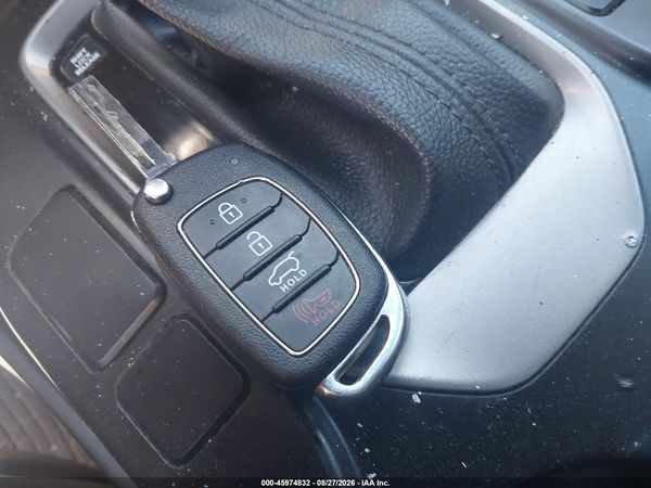 2018 HYUNDAI SANTA FE SE
