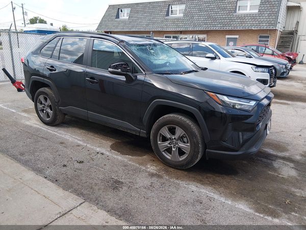 2024 TOYOTA RAV4 XLE — I1