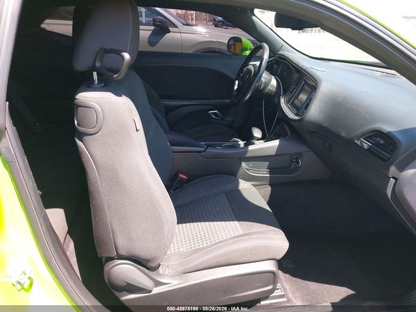 2017 DODGE CHALLENGER SXT
