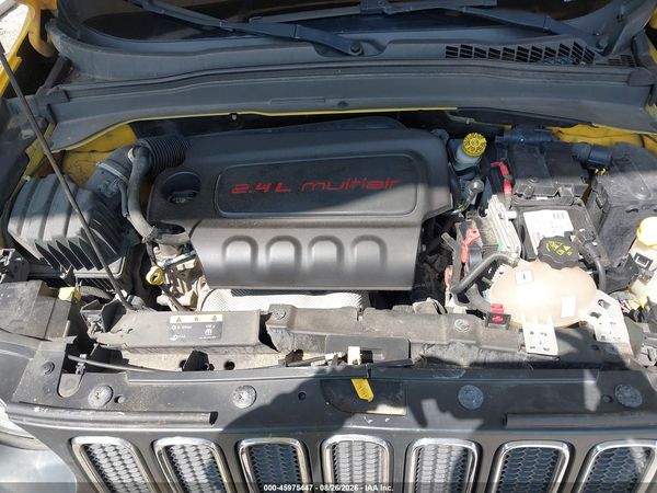 2017 JEEP RENEGADE LATITUDE FWD — I10