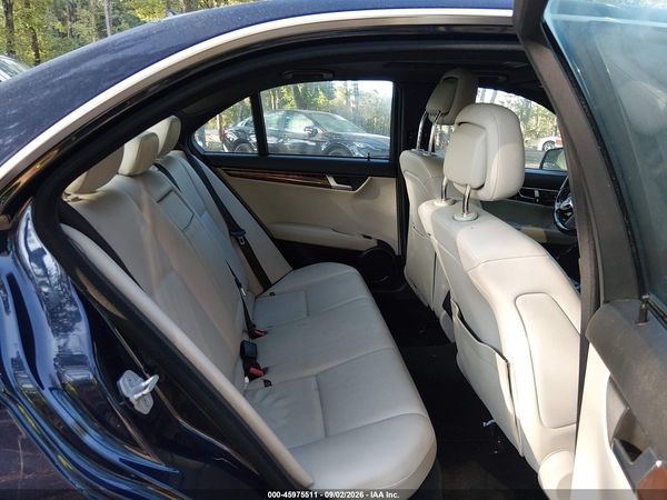 2012 MERCEDES-BENZ C 300 — I8