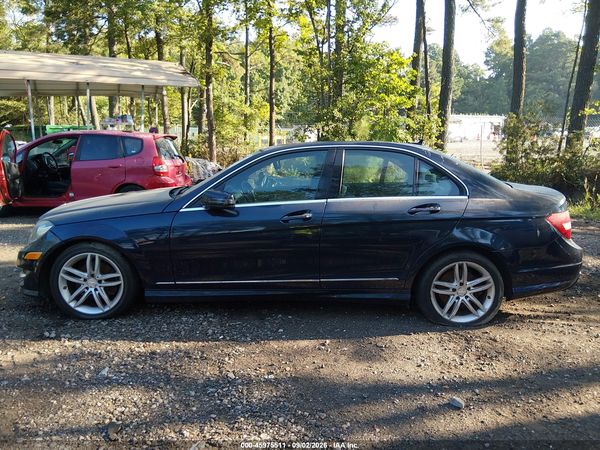 2012 MERCEDES-BENZ C 300 — I117