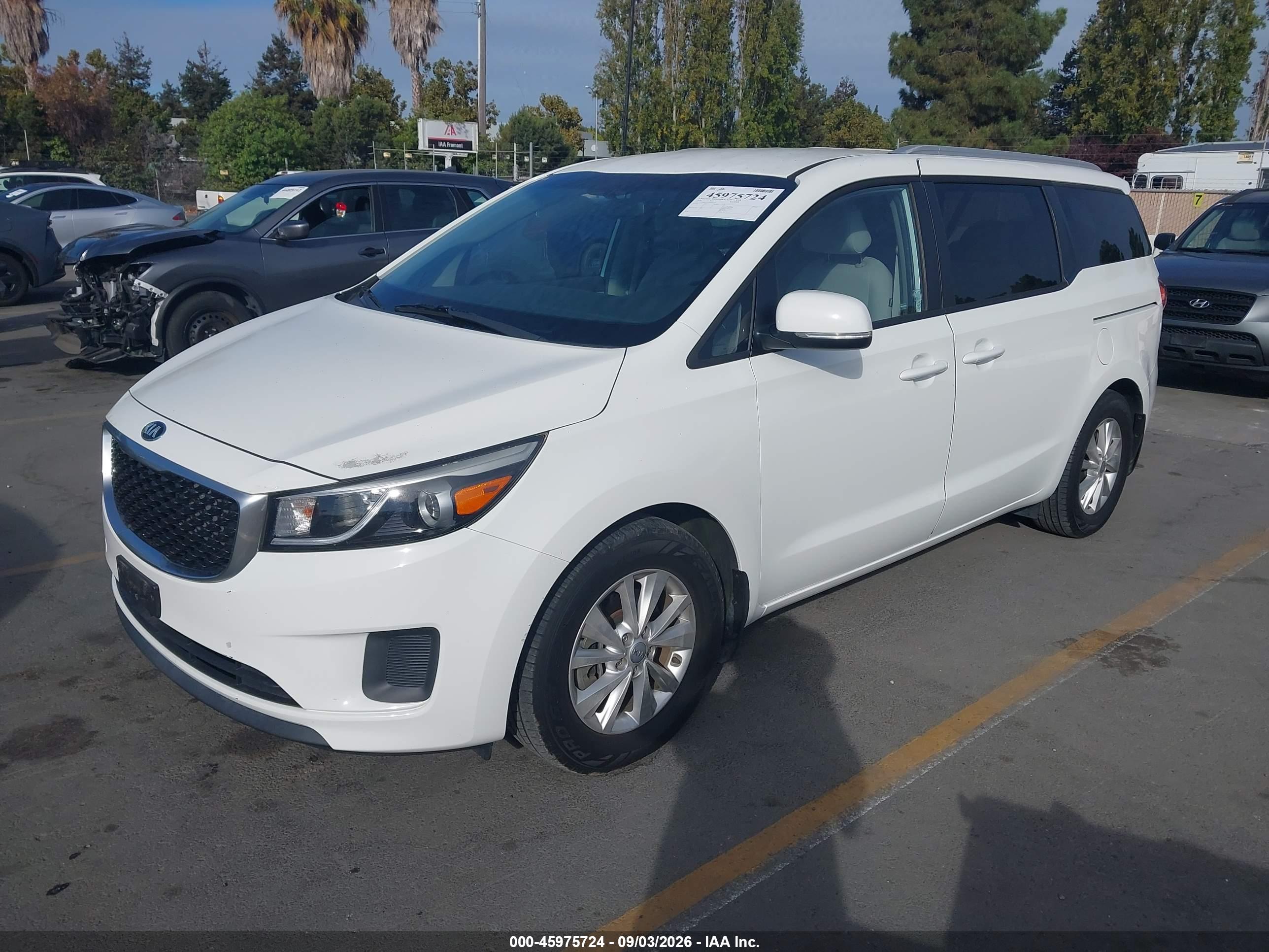 2016 KIA SEDONA LX — I2