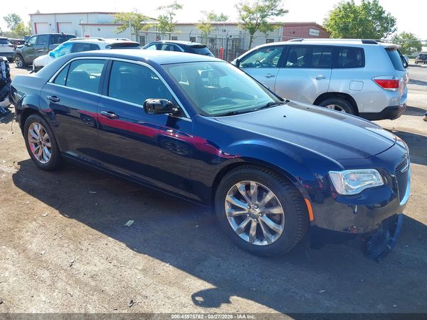 2017 CHRYSLER 300 LIMITED AWD — I1