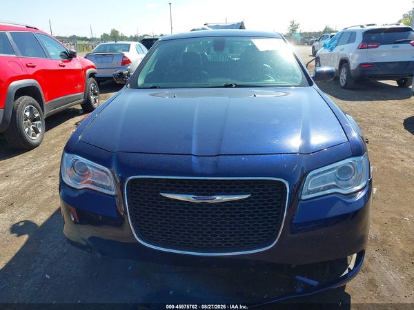 2017 CHRYSLER 300 LIMITED AWD — I115