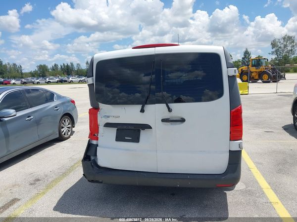 2017 MERCEDES-BENZ METRIS — I119