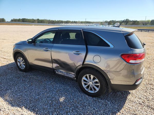 2016 KIA SORENTO L / LX