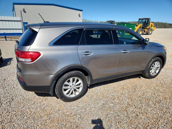 2016 KIA SORENTO L / LX