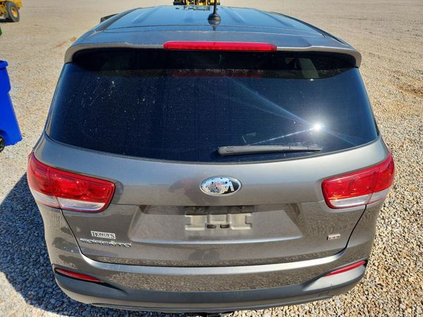 2016 KIA SORENTO L / LX