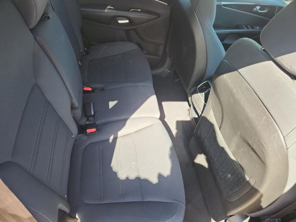 2016 KIA SORENTO L / LX