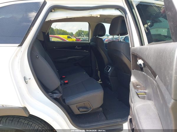 2016 KIA SORENTO 2.4L LX — I8