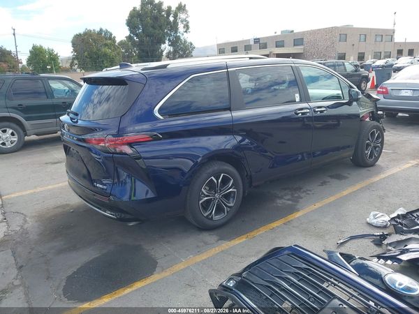 2025 TOYOTA SIENNA PLATINUM — I4