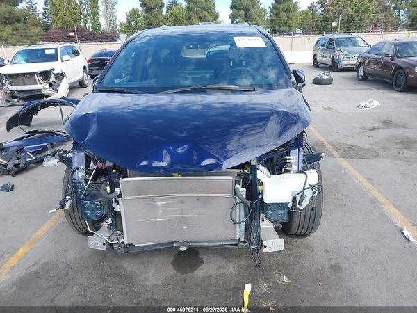 2025 TOYOTA SIENNA PLATINUM — I6