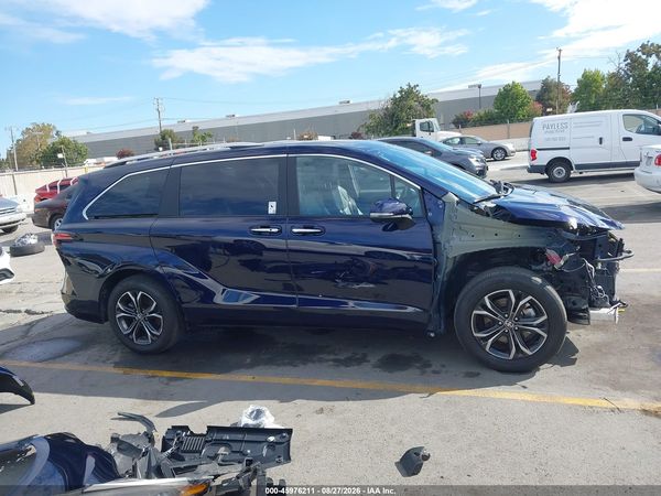 2025 TOYOTA SIENNA PLATINUM — I116