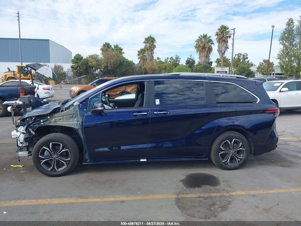 2025 TOYOTA SIENNA PLATINUM — I117