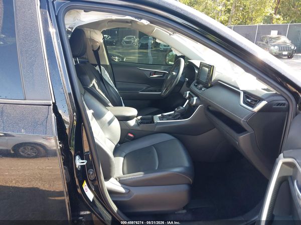 2019 TOYOTA RAV4 XLE PREMIUM — I5