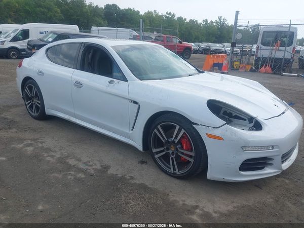 2016 PORSCHE PANAMERA 4 — I1