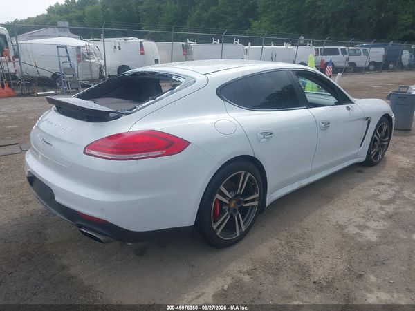 2016 PORSCHE PANAMERA 4 — I4