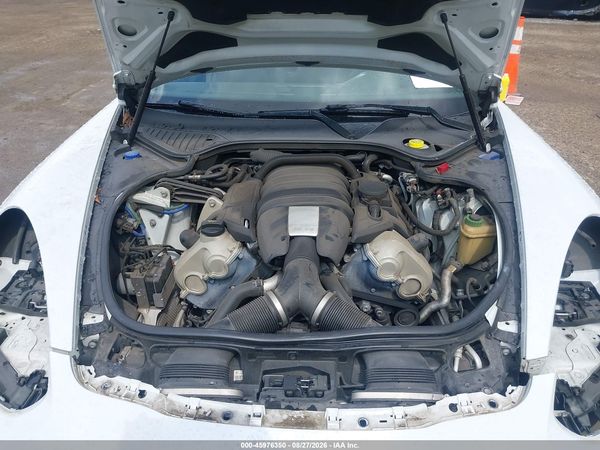 2016 PORSCHE PANAMERA 4 — I10
