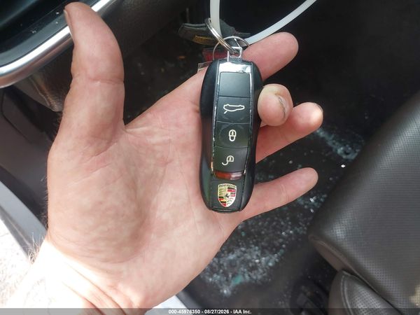 2016 PORSCHE PANAMERA 4 — I11