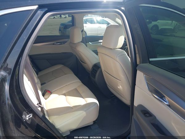 2017 CADILLAC XT5 LUXURY — I8