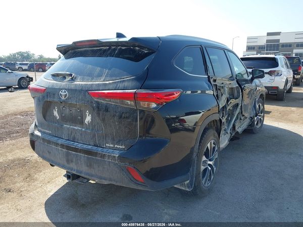 2022 TOYOTA HIGHLANDER XLE — I4