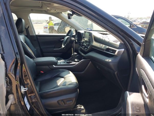 2022 TOYOTA HIGHLANDER XLE — I5