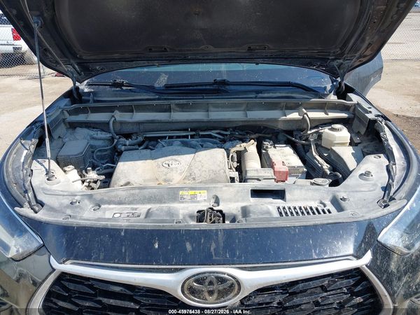 2022 TOYOTA HIGHLANDER XLE — I10