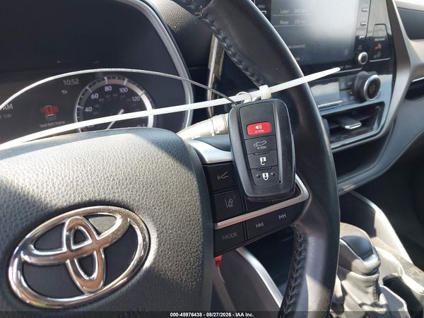 2022 TOYOTA HIGHLANDER XLE — I11