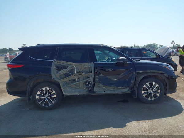 2022 TOYOTA HIGHLANDER XLE — I116