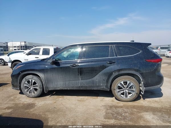 2022 TOYOTA HIGHLANDER XLE — I117