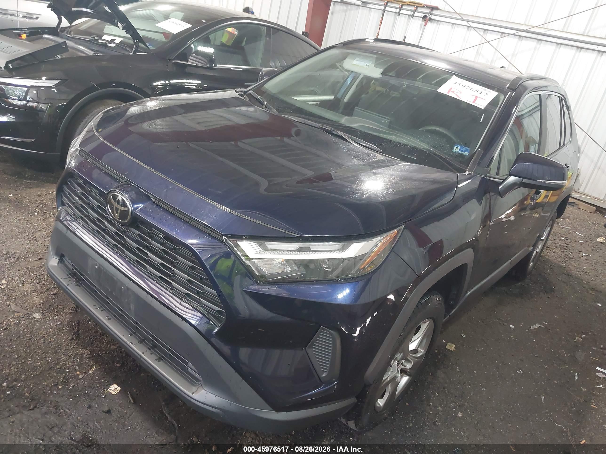 2024 TOYOTA RAV4 XLE — I2