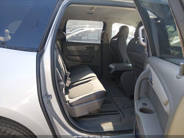 2017 CHEVROLET TRAVERSE LS — I8