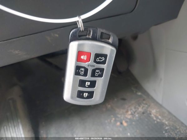 2016 TOYOTA SIENNA XLE 7 PASSENGER