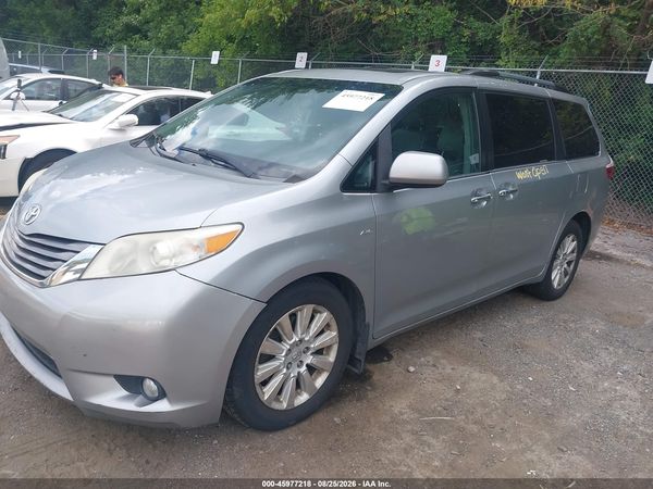 2016 TOYOTA SIENNA XLE 7 PASSENGER