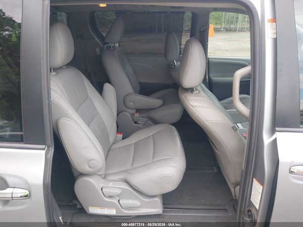 2016 TOYOTA SIENNA XLE 7 PASSENGER