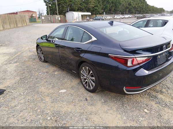 2019 LEXUS ES 300H — I3