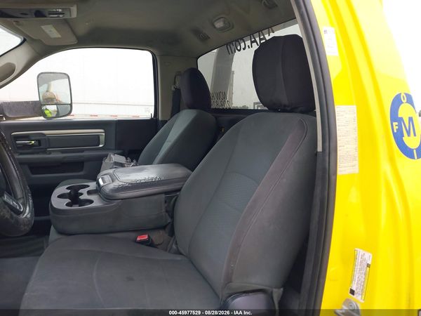 2018 RAM 5500 CHASSIS TRADESMAN/SLT — I8