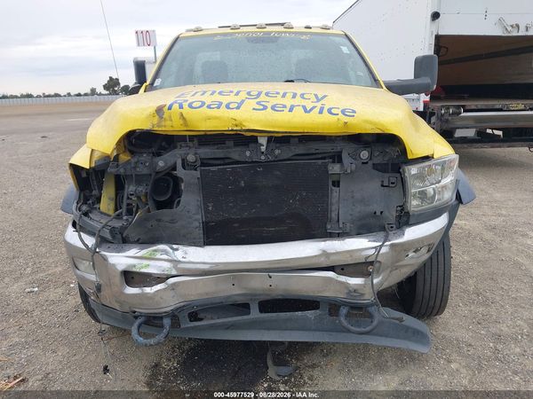 2018 RAM 5500 CHASSIS TRADESMAN/SLT — I12