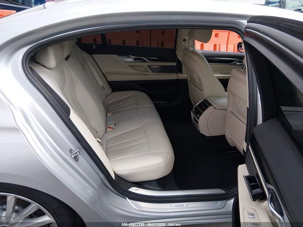 2018 BMW 740I — I8