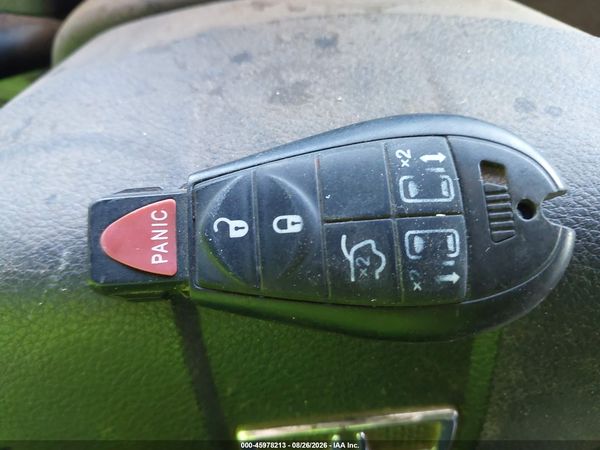 2013 DODGE GRAND CARAVAN SXT — I11
