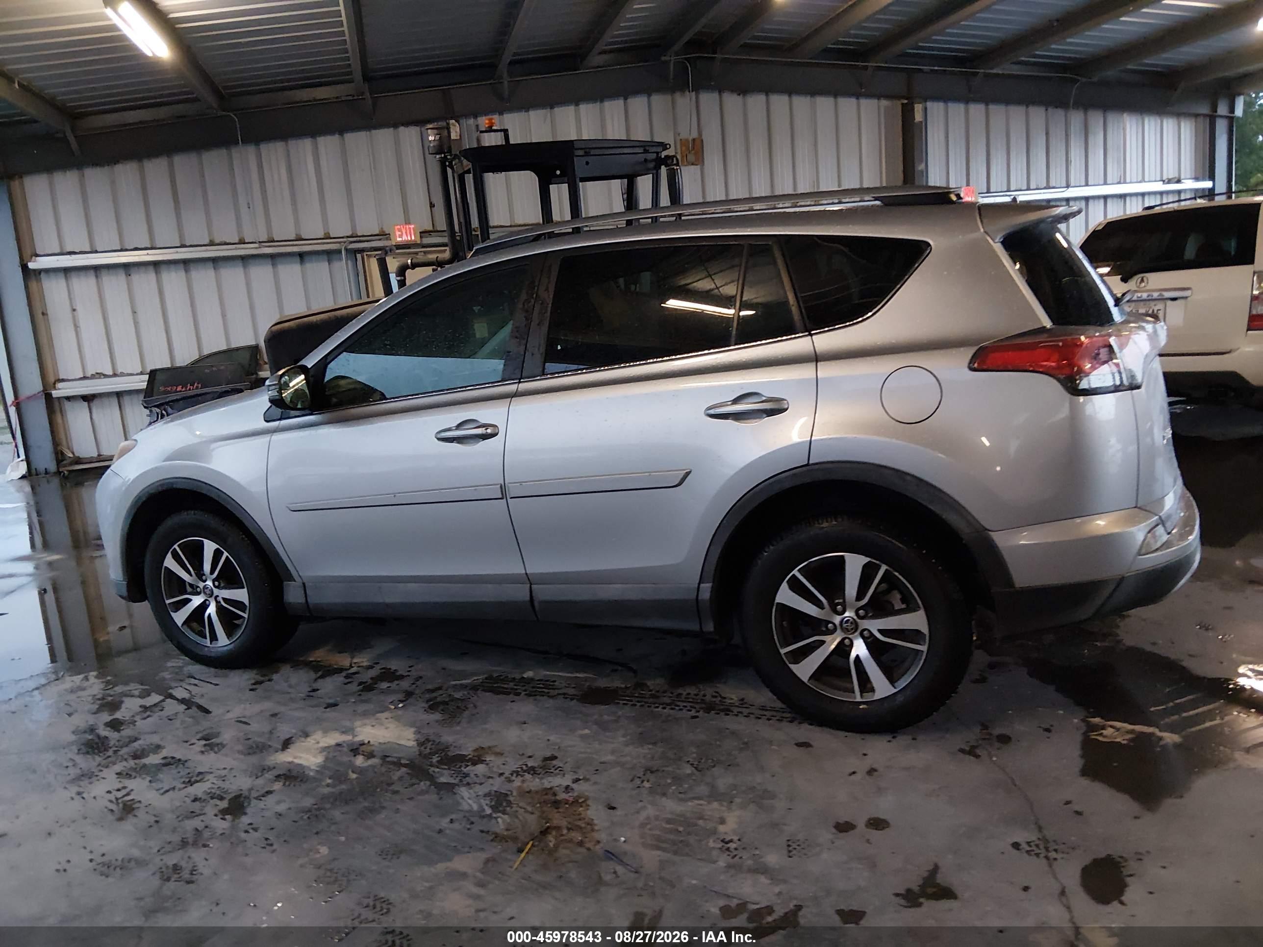 2017 TOYOTA RAV4 XLE