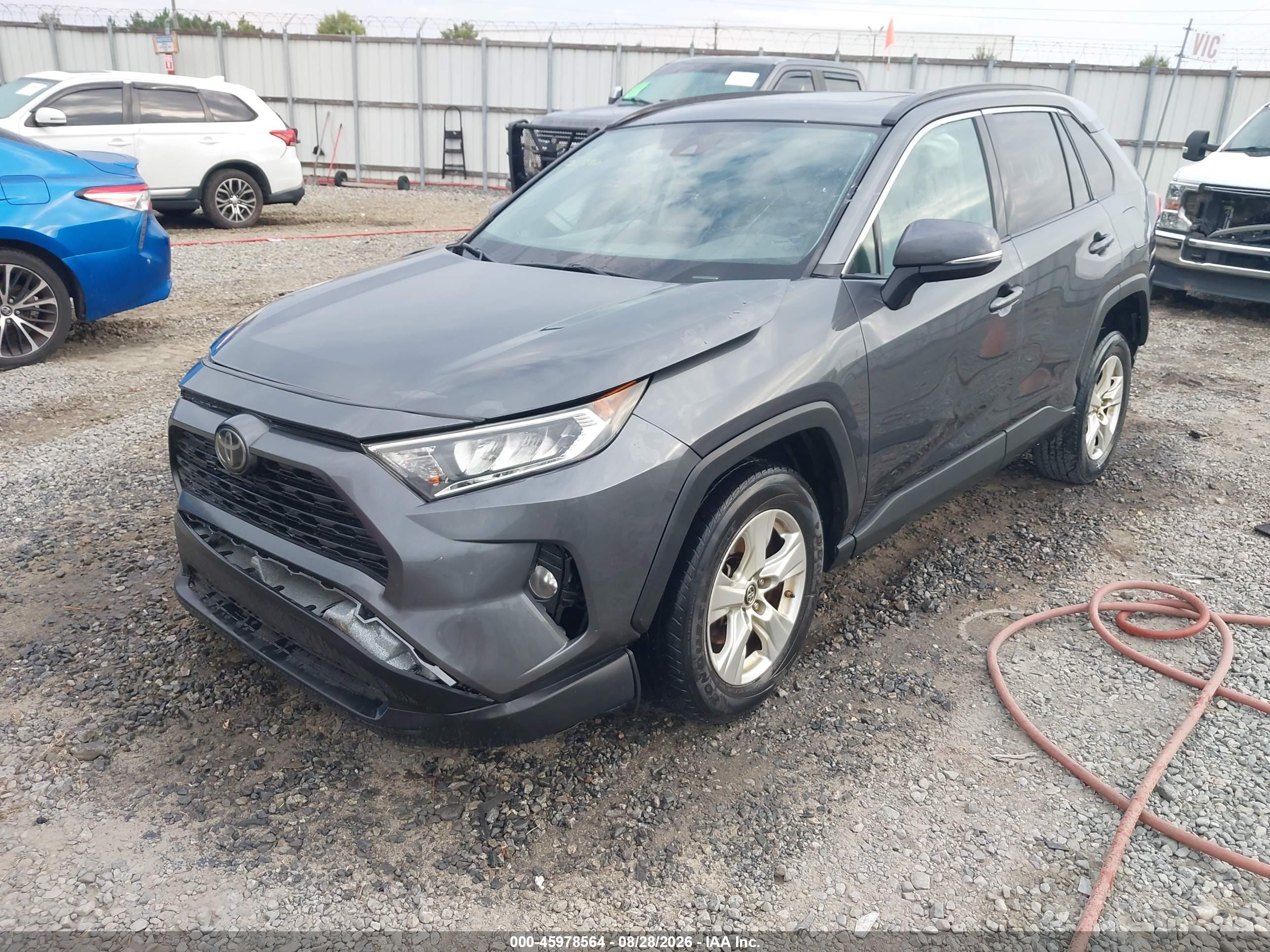2019 TOYOTA RAV4 XLE — I2