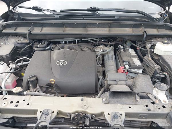 2021 TOYOTA HIGHLANDER XLE — I8